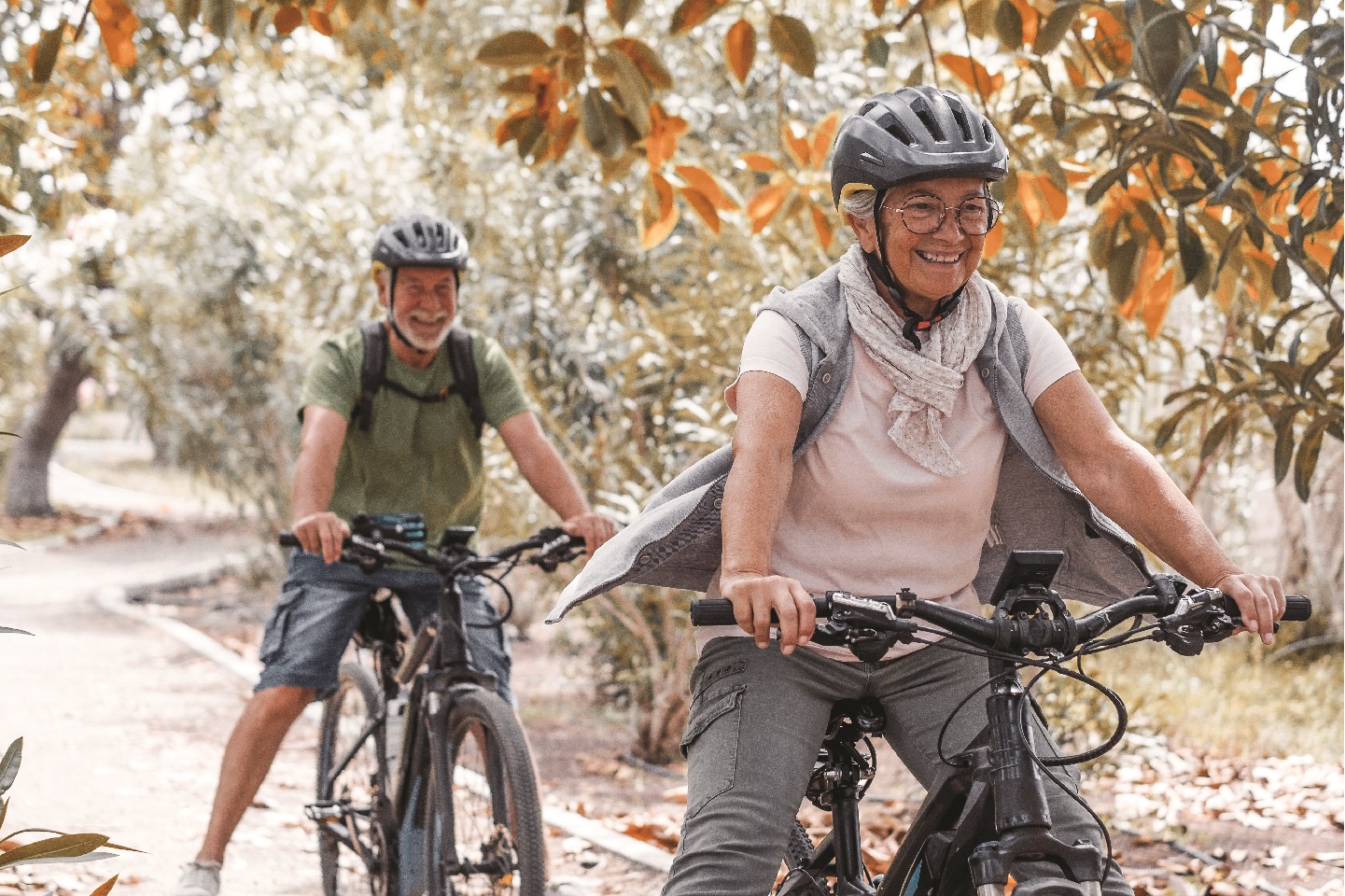 OLDER ADULTS RUNNING BICYCLES